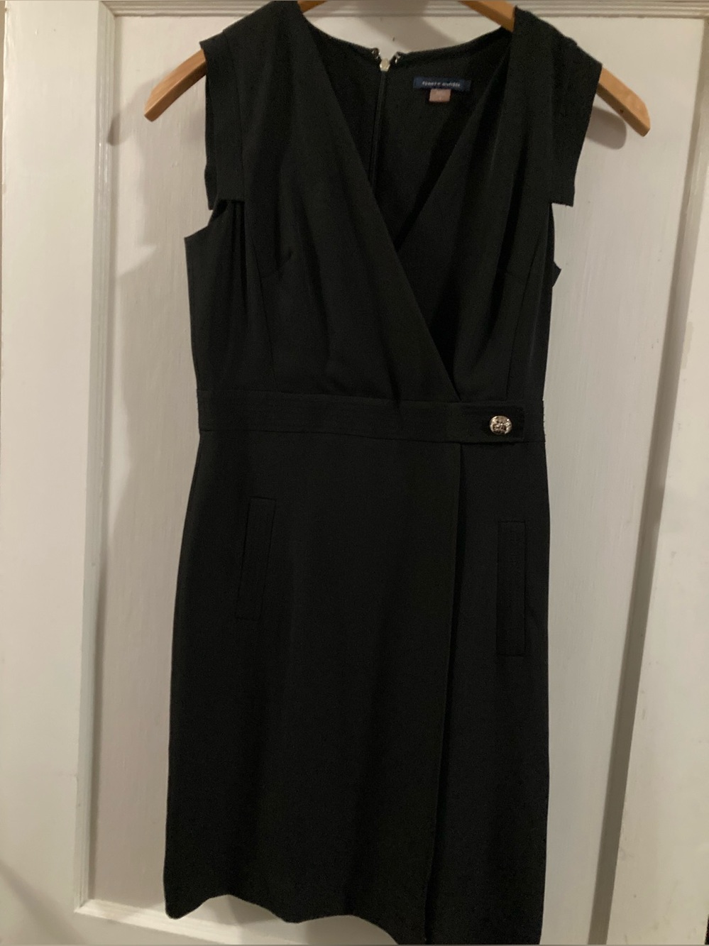 Tommy Hilfiger size 2 small Black Sleeveless classic Midi Dress